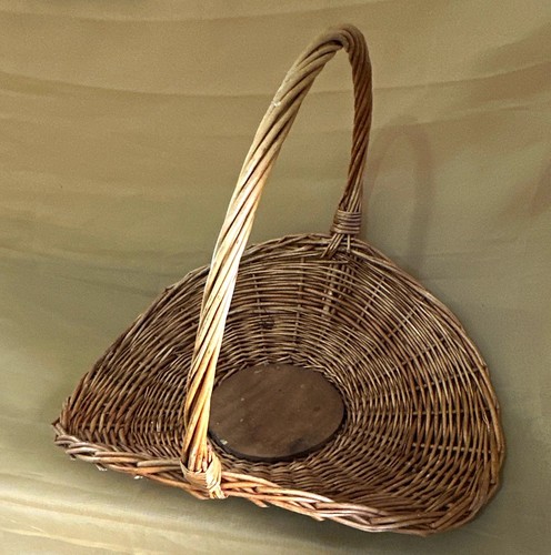 Wicker basket with - with, handle