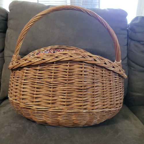 Vintage large wicker - vintage,
