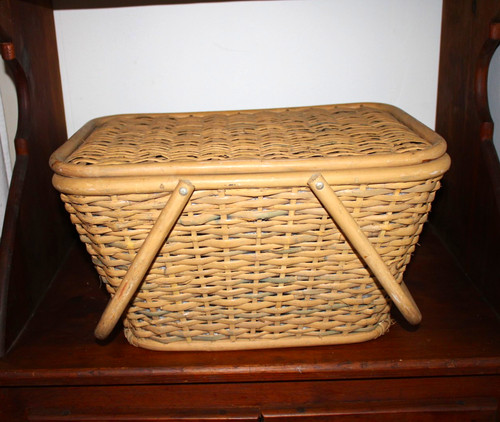 Rectangular beige wicker - rectangular,